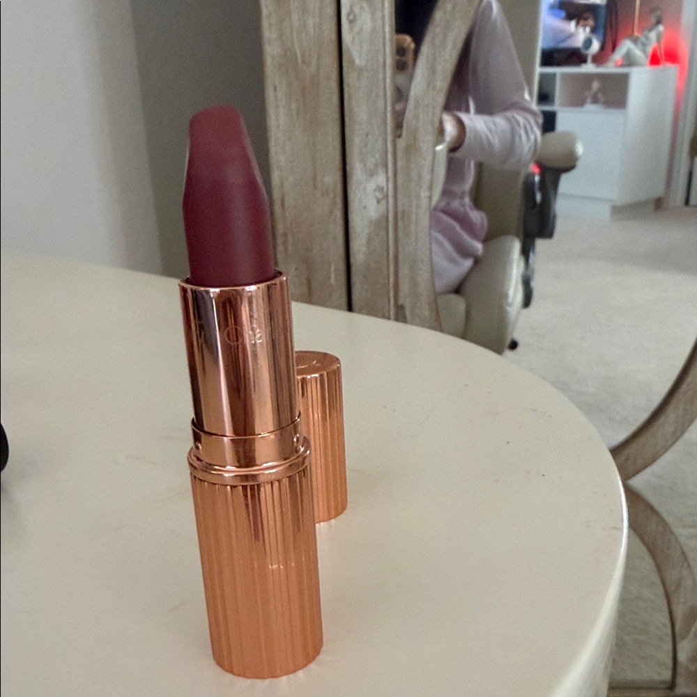 Luxury Red Lipstick by Charlotte Tilbury M1 Kiss
